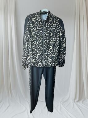 Animal Print Active Wear Set Size L Like New
